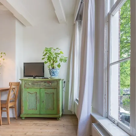 Canal View Apartment Amsterdam