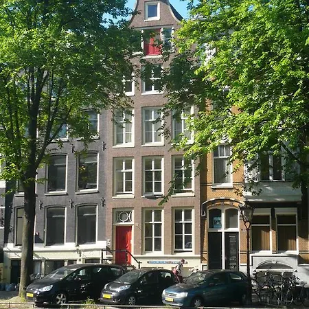 Canal View Apartment *